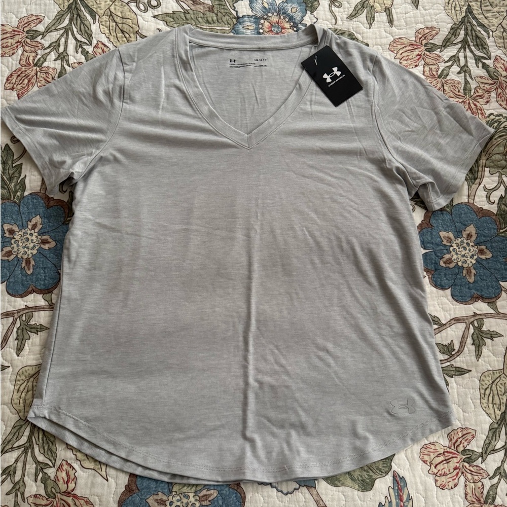 Under Armour Heat gear loose fit short sleeve athletic Tee NWT